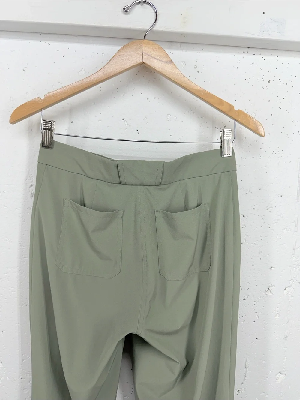 Athleta Women’s size 0 Tribeca Laurel Olive Utility Crop Pants